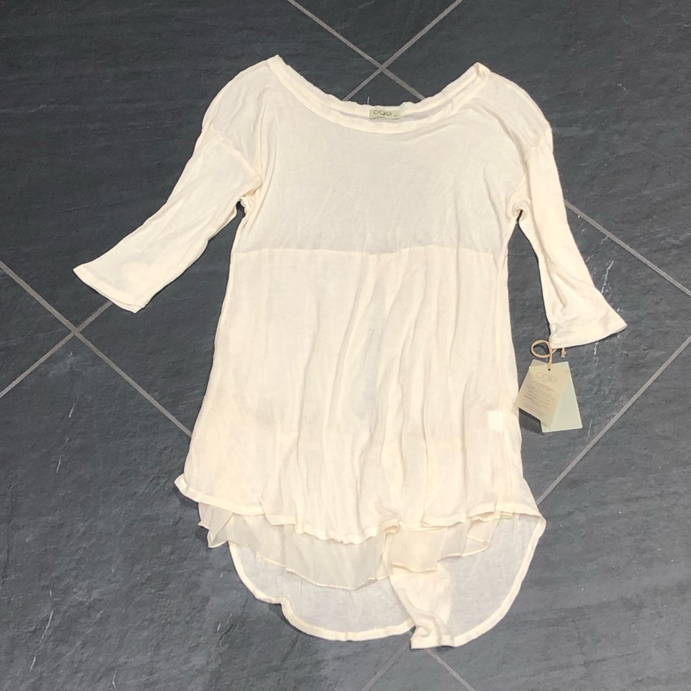 NWT Size M Tissue Weight Top Cream OGLE